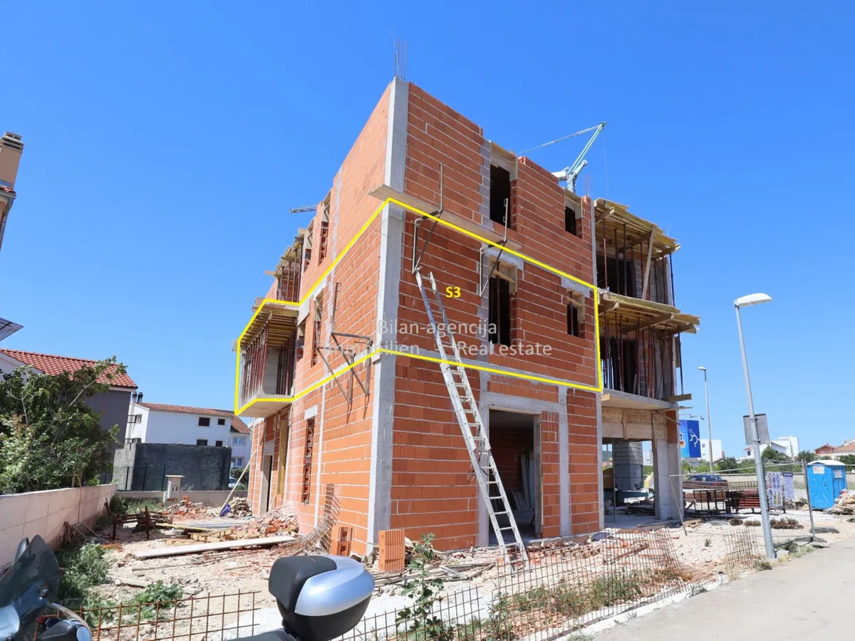 Vodice, Dalmácie, byt, první patro