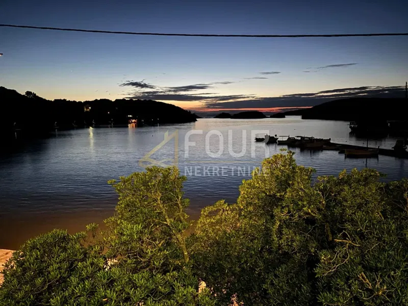 Otok Rab, Supetarska Draga, apartmanska kuća, 1. red do mora