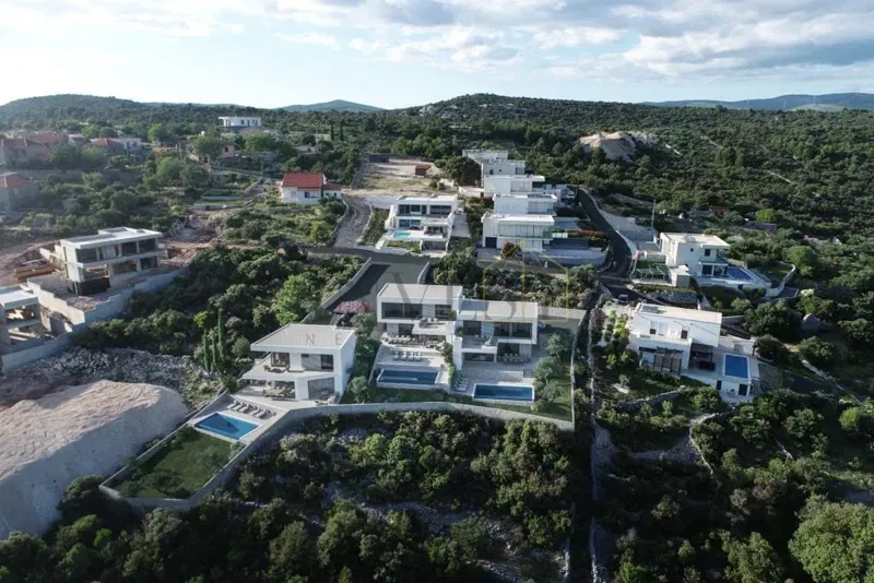 VINIŠĆE, BUILDING LAND WITH PERMIT FOR VILLA WITH SWIMMING POOL – 2