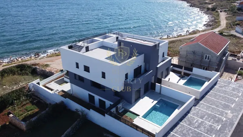 VIDEO - Penthouse 1. red do mora u blizini Zadra