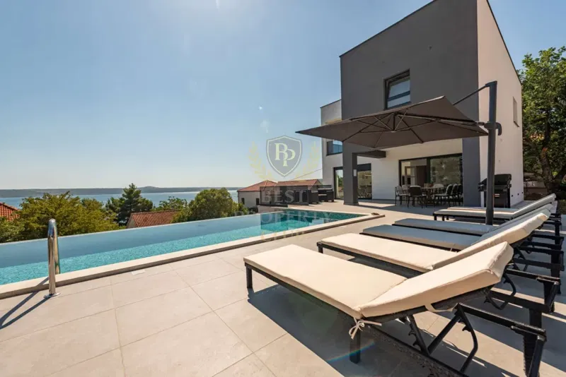 Moderna kuća s bazenom 70 m od mora – blizu Posedarja , Zadar, Hrvatska