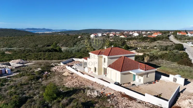 Családi villa medencével és panorámás kilátással a tengerre - Sukošan, Horvátország