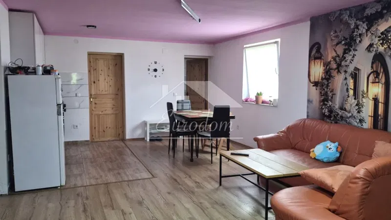 Investition: Haus mit 2 Wohnungen zur Miete in der Nähe von Zabok