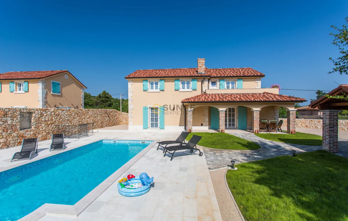 Isola di Krk, Kras – casa arredata con piscina!