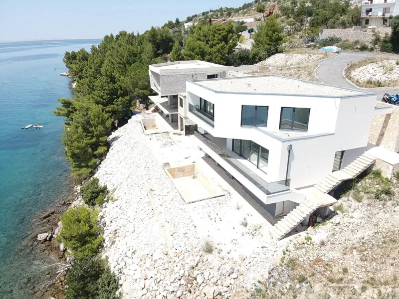 Ekskluzivne 2 vile u 1. redu do mora – Starigrad, Dalmacija
