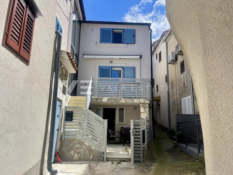 CASA IN PIETRA RISTRUTTURATA VICINO AL CENTRO E AL MARE
