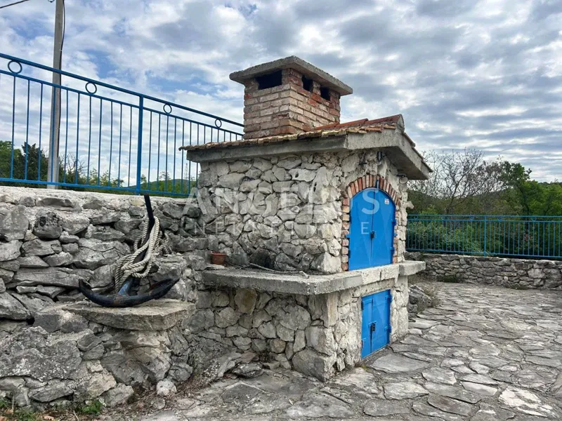 Dalmatian hinterland - agricultural land with stone house, 26.000 m2, FOR SALE – 2