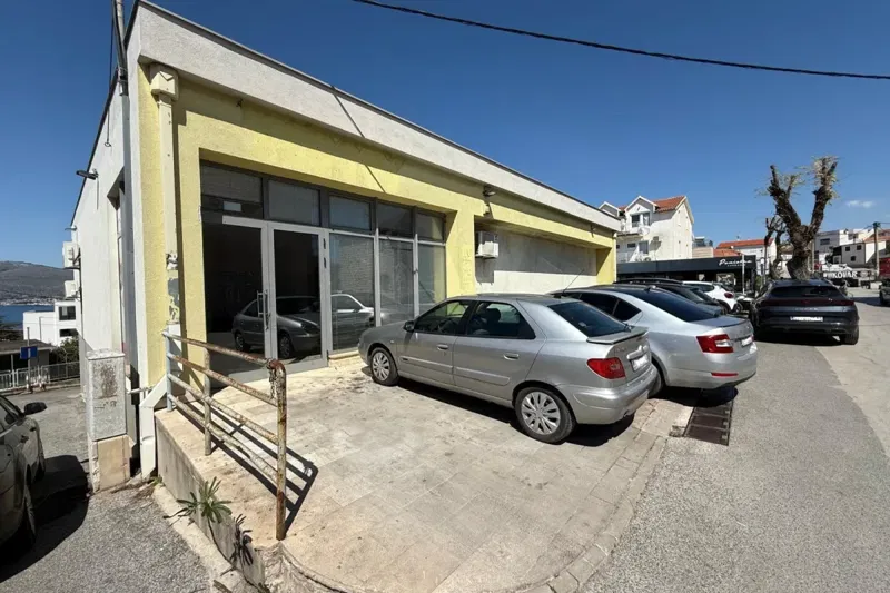 Locale commerciale in posizione strategica – 2