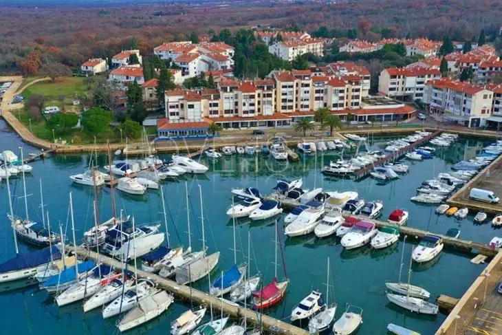 STAN 150m OD MORA, POREČ!