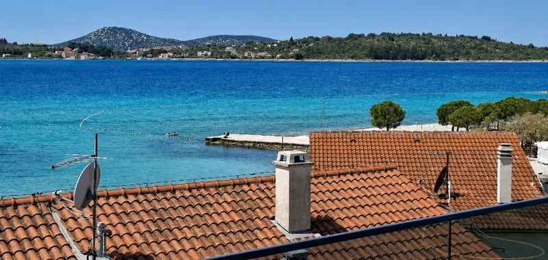 Vodice Srima – luksuzna apartmanska kuća drugi red do mora s 5 apartmana i panoramskim pogledom