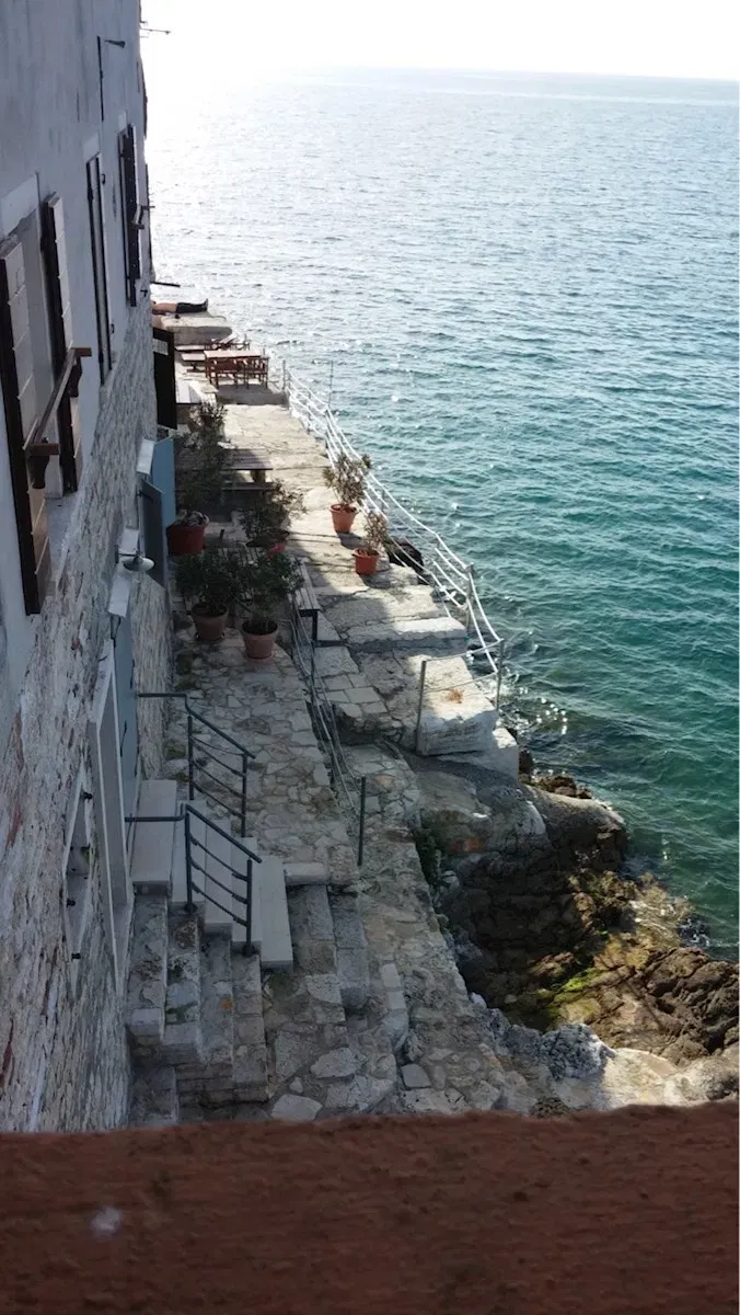 Beautiful apartment right above the sea – 2