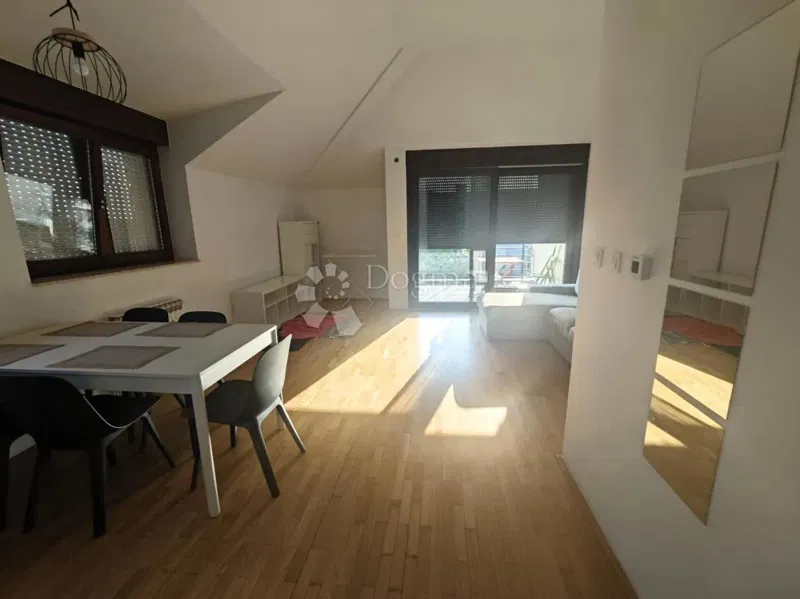 Flat Šalata, Gornji Grad - Medveščak, 82,41m2 – 2