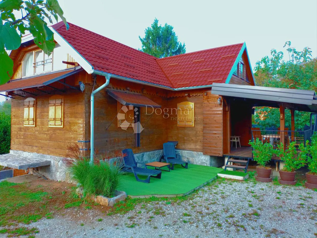 Dom Cerovac Vukmanićki, Karlovac - Okolica, 150m2