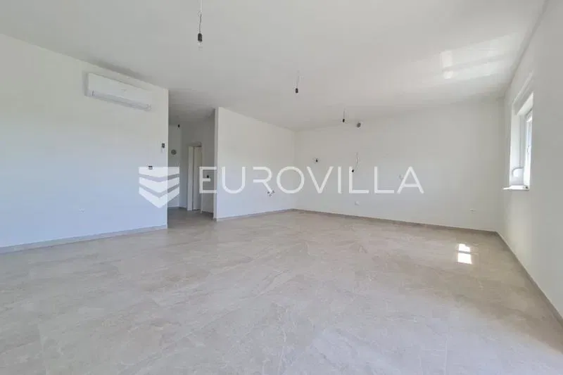 Vir, spacious three-bedroom apartment in the center of the island - new build – 2