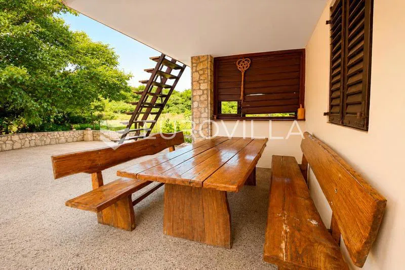 Krk, Baška, family house with two apartments and a spacious garden – 2