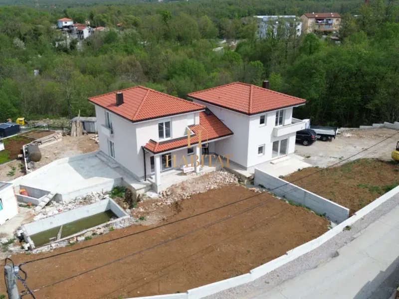 Matulji - Mučići, dvojna kuća s bazenom