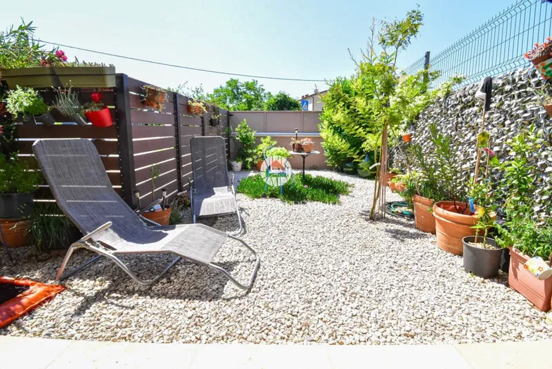 Ampio appartamento al piano terra con due camere da letto e giardino di 150 m² – 2