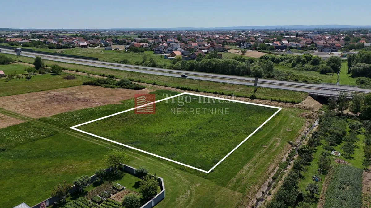 PODVINJE građevinsko zemljište 2696 m², M ZONA
