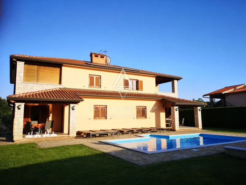Isztria, Porec: Mediterrán villa medencevel es 4 apartmannal – 2