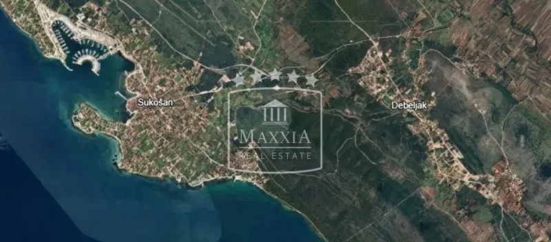Sukošan  - Debeljak - Građevinsko zemljište 858m2, mirna lokacija! 93000EUR