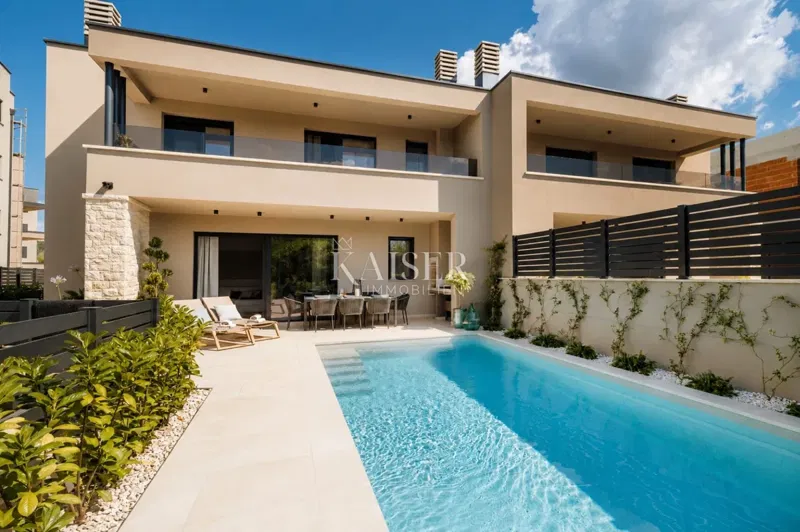 Istria, Parenzo - casa moderna con piscina a 800 m dal mare – 2