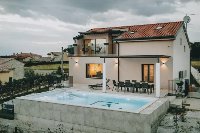 House Tinjan, 207m2 – 3