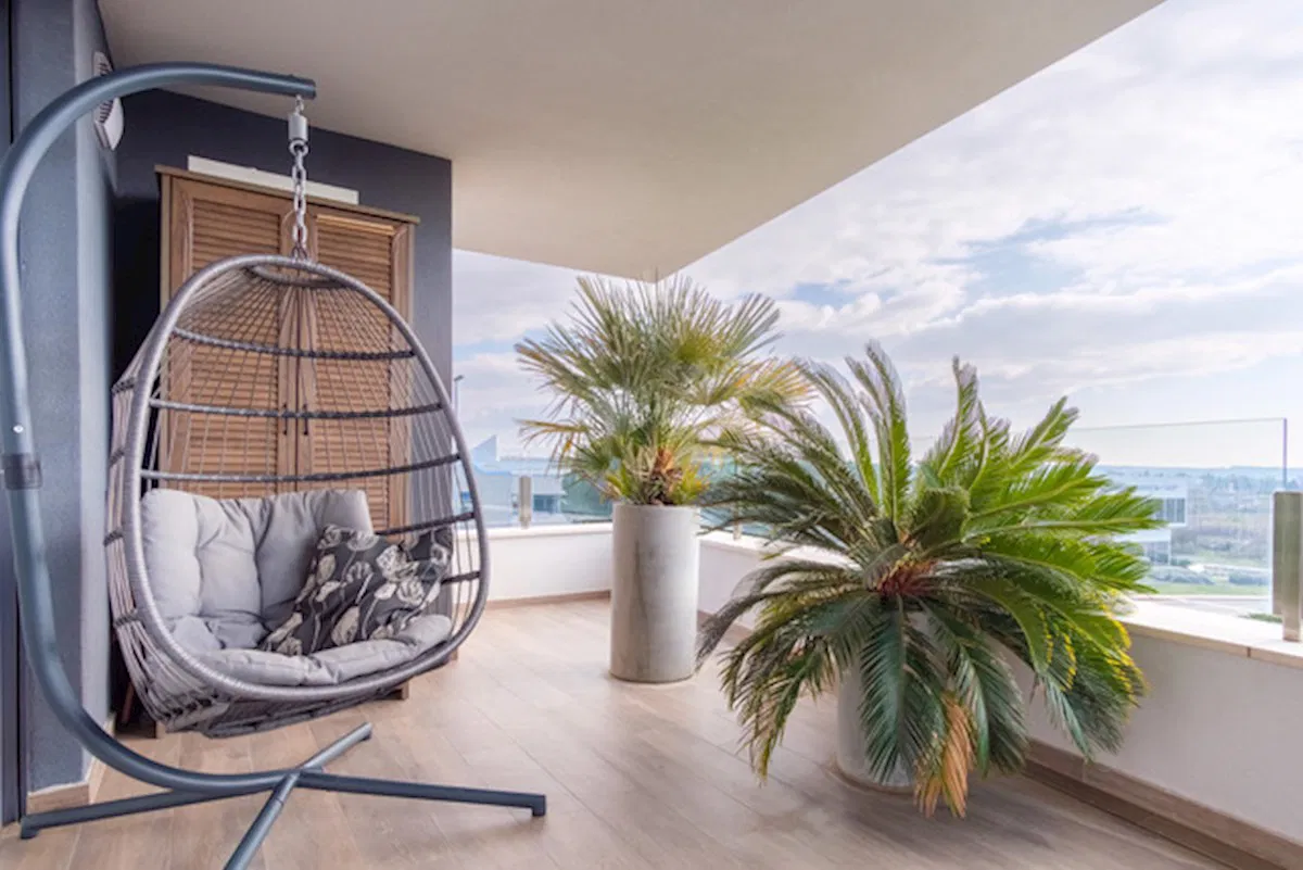 Moderný apartmán s výhľadom na more, 2 en-suite kúpeľňami a 2 parkovacími miestami