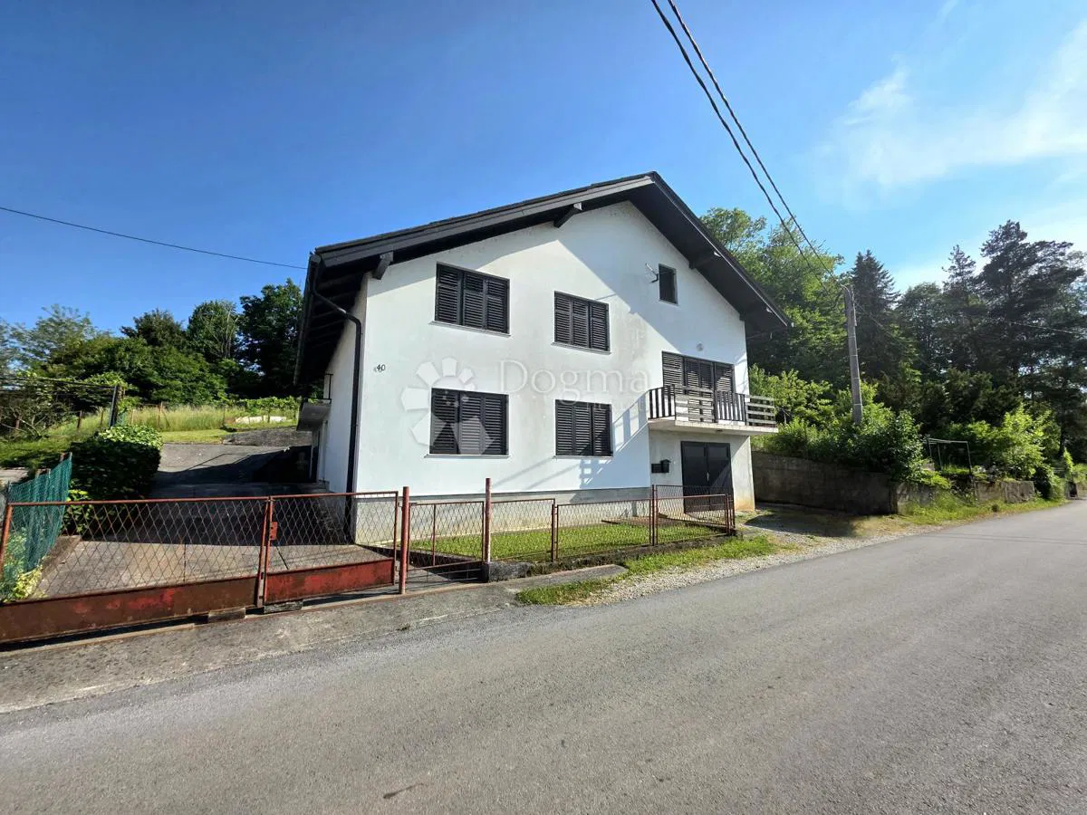 Dom Mrežnički Brig, Duga Resa, 350m2