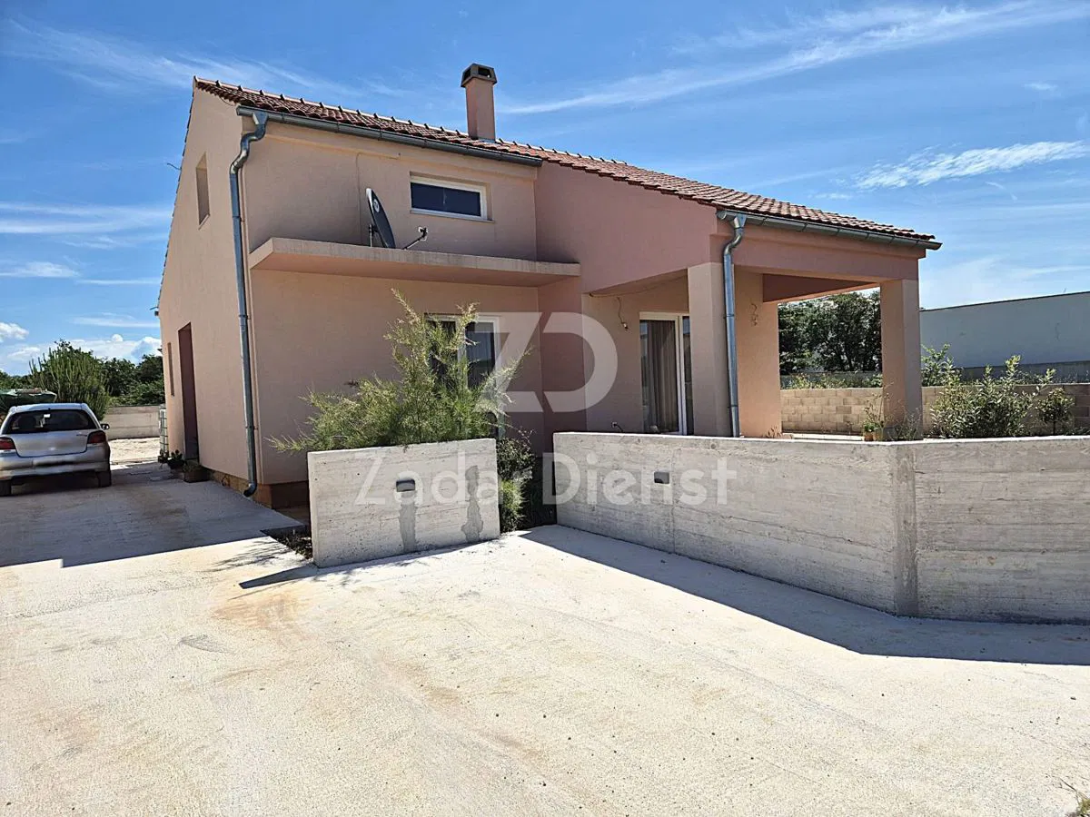 Splendida casa con ampio terreno a Murvica