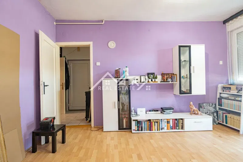 Valpovo, centar, stan 54 m², 2. kat, loggia+balkon