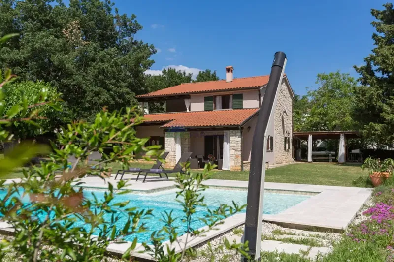 Istria, Poreč area. Detached house with large garden – 2