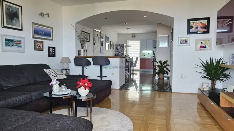 Apartment Split – 3