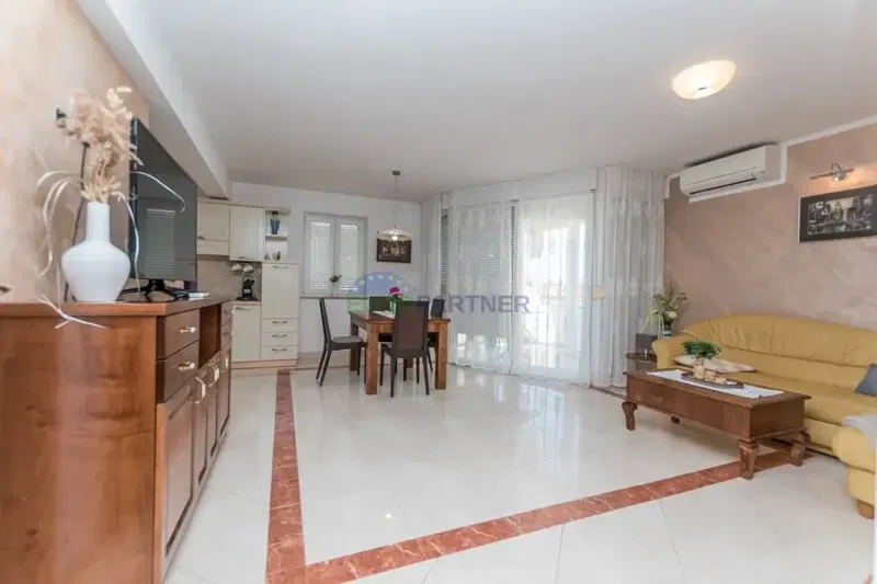 Poreč, apartment 90m2 with sea view! 700m to the sea – 3