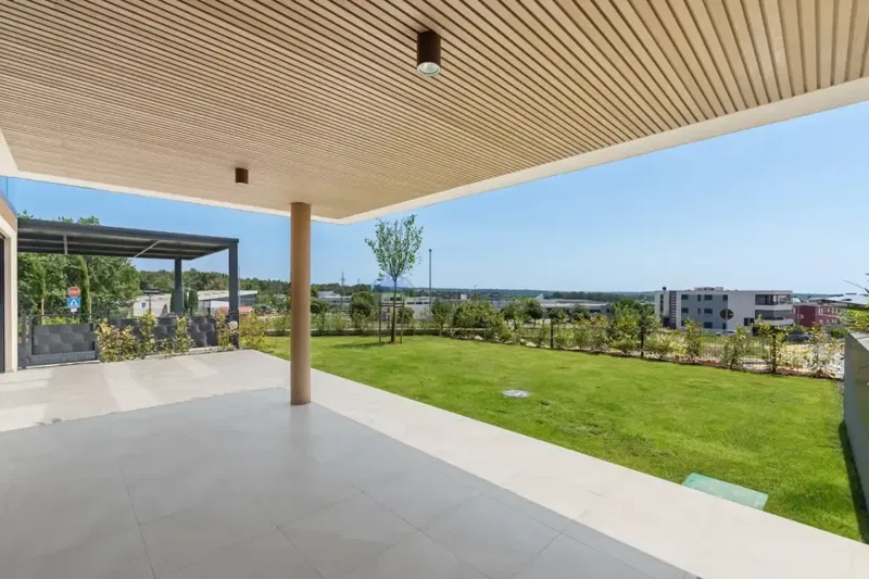 Istra, Novigrad, appartamento moderno in ottima posizione – 2
