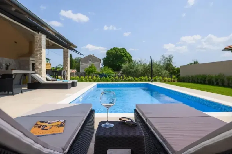 Istria, Kanfanar, beautiful villa in the surroundings of Kanfanar with a view. – 3
