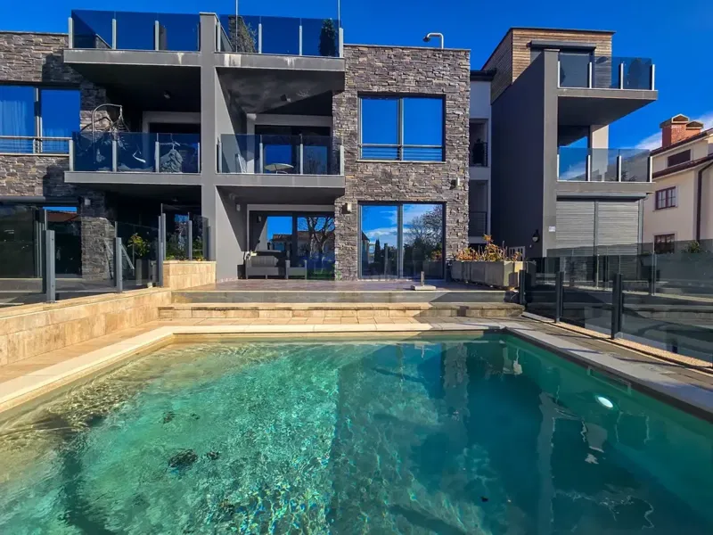 Apartment with swimming pool, Poreč, 3km from the sea – 2