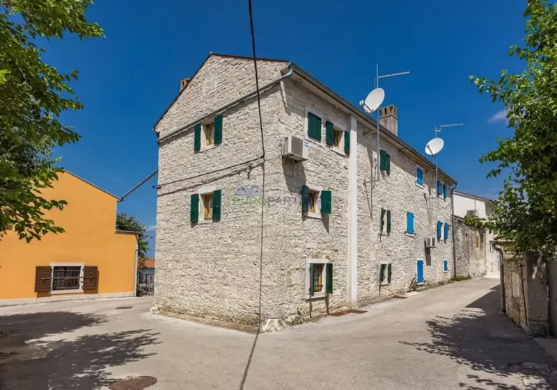 Istra, Kanfanar, stone house with an additional building and a swimming pool – 2