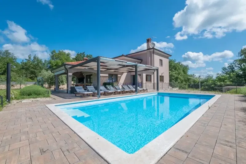 Istria, Rovinj, a beautiful house with a swimming pool and a spacious garden – 2