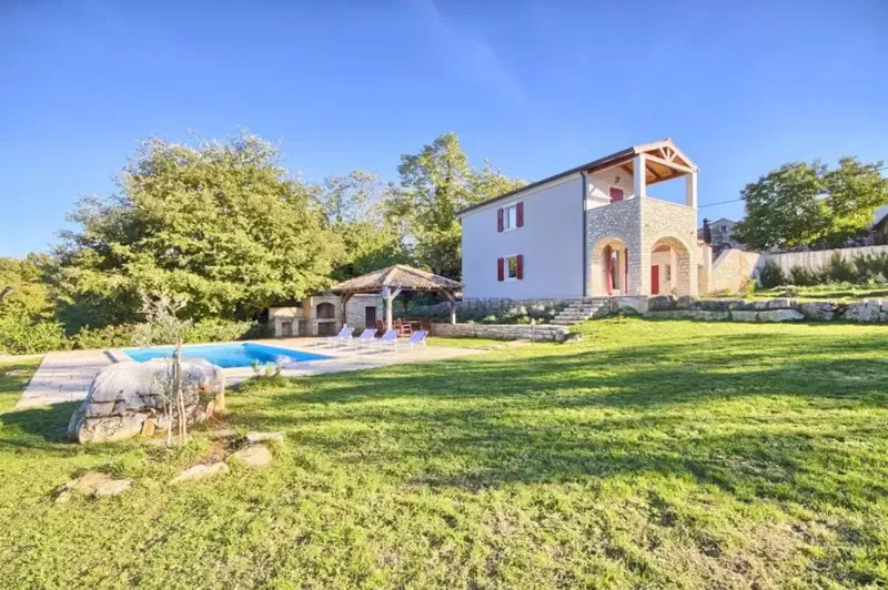 Una casa con due appartamenti e un bellissimo cortile – 2