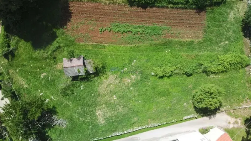 Zona Parenzo, terreno edificabile 1700 m2 – 2