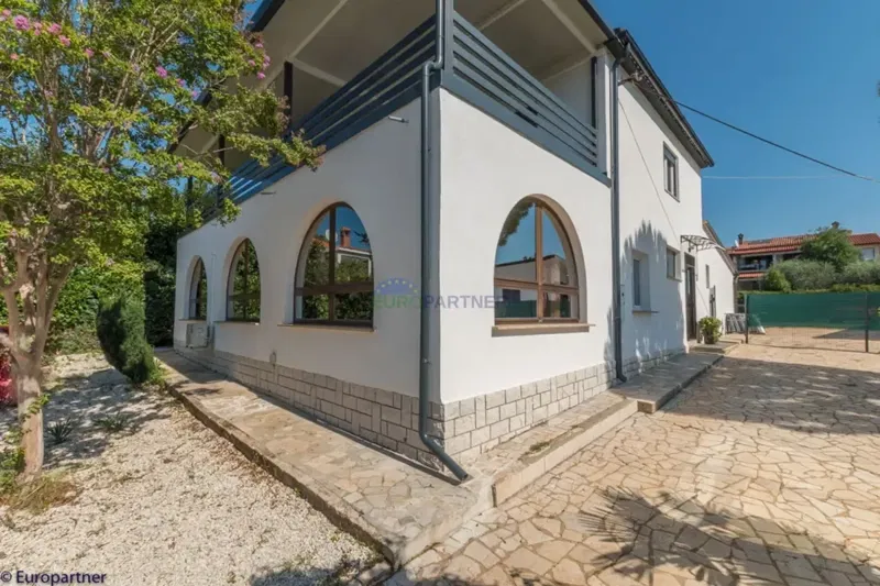 A beautiful house with a garden near Poreč – 2