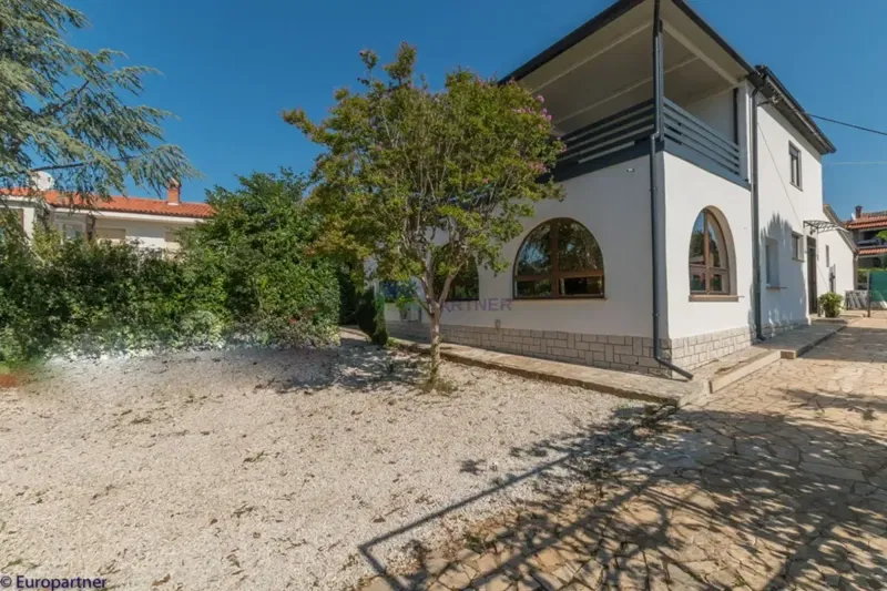A beautiful house with a garden near Poreč – 3