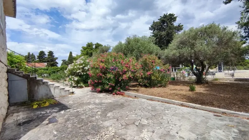 Supetar, Stone house near the sea, island of Brač – 2