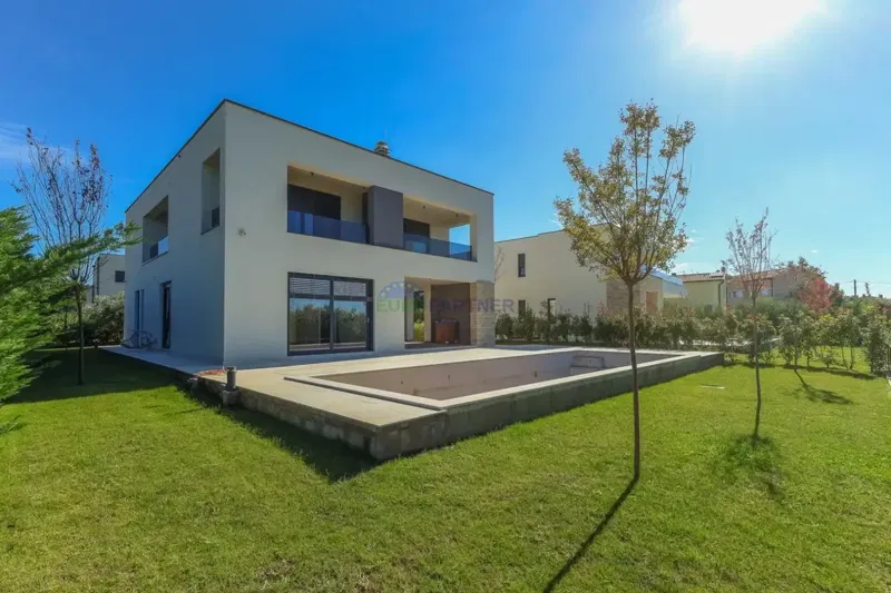 Porec -Detached luxury villa with sea views – 2