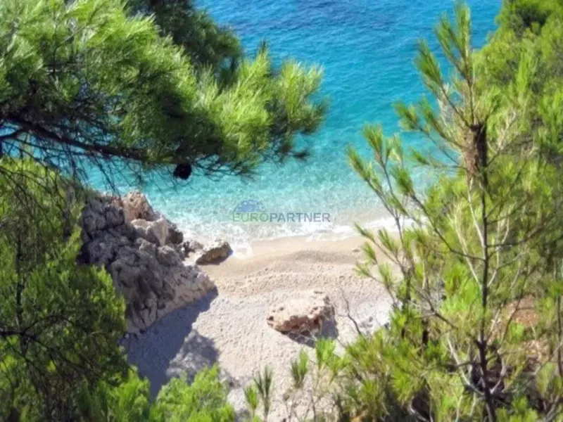 TOP LOKACIJA - OTOK HVAR- prvi red do mora, građevinsko zemljište