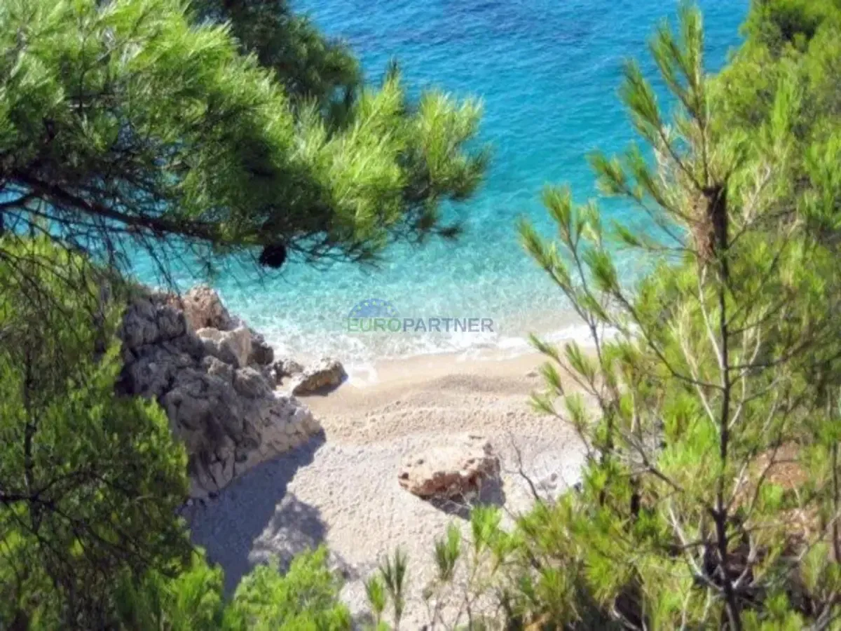 TOP LOKACIJA - OTOK HVAR- prvi red do mora, građevinsko zemljište