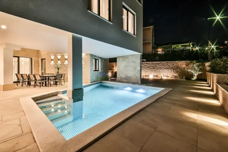Luxury villa with pool and sea view – 2