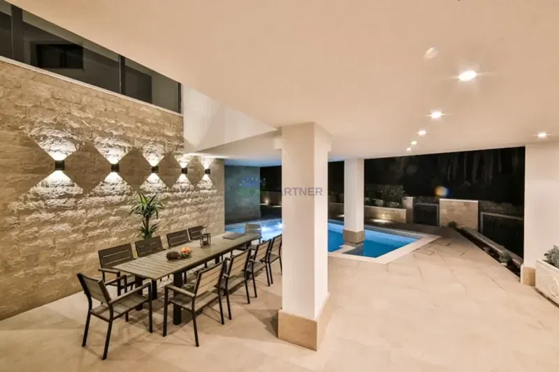 Luxury villa with pool and sea view – 3
