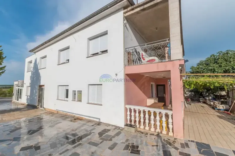 Istria, house with business premises near Umag – 2