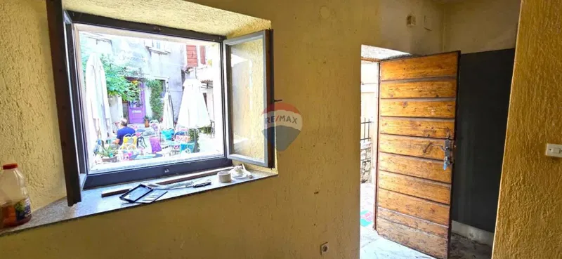 Rovigno, centro storico, casa da ristrutturare – 2